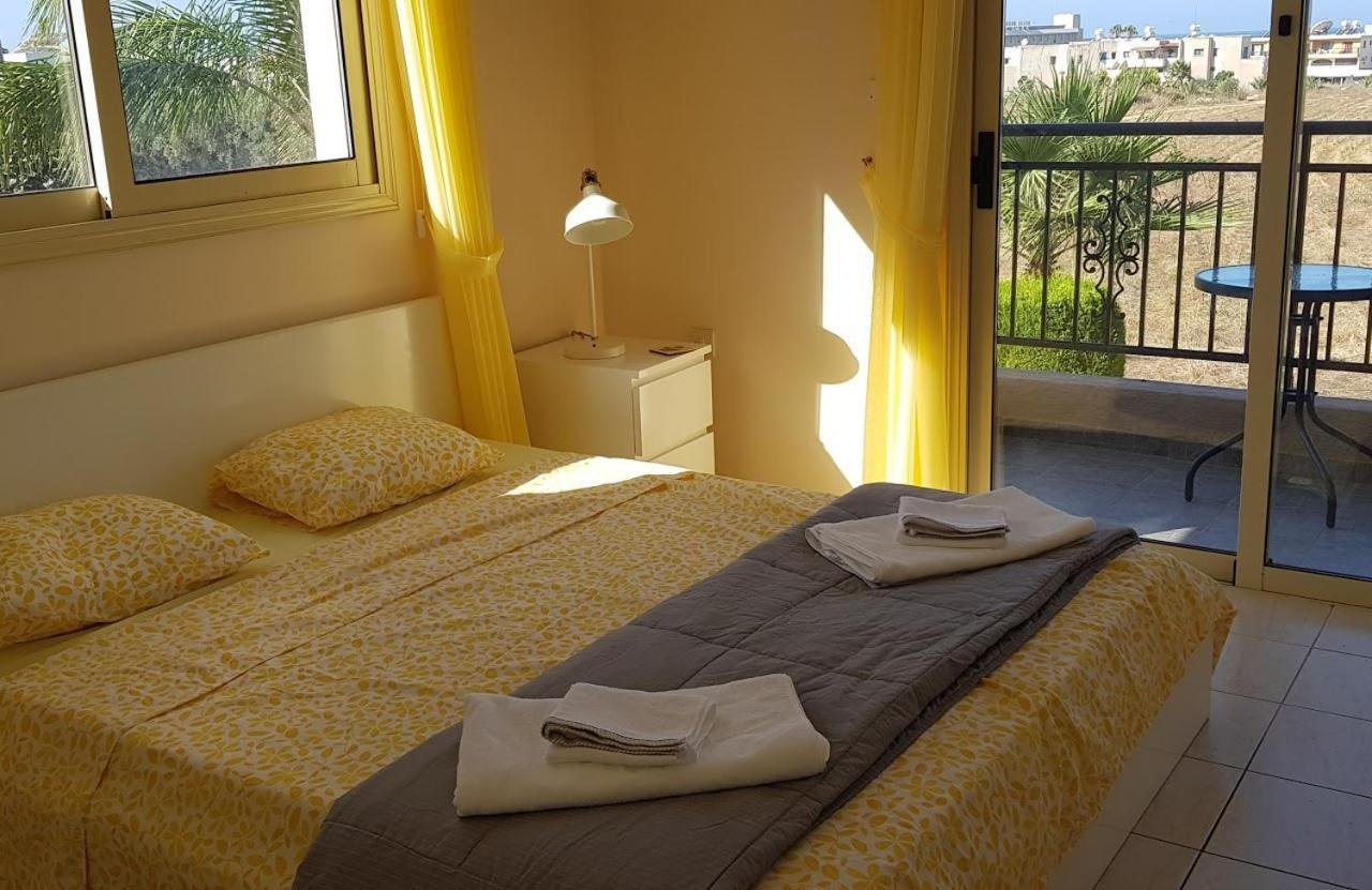 Sunny View - A Stunning Apartment With Private Rooftop Paphos Exterior foto